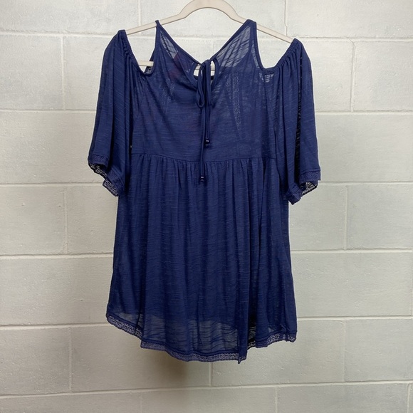 NWT V Cristina Women's Cold Shoulder Embroidered Short Sleeve Blouse Medium Navy - Picture 4 of 10